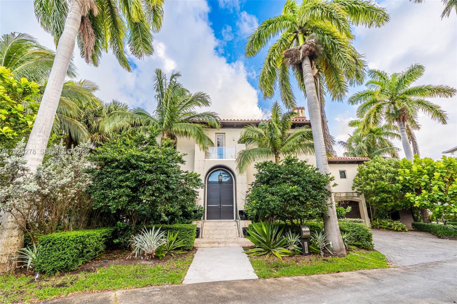 760 S Mashta Dr Key Biscayne, FL 33149