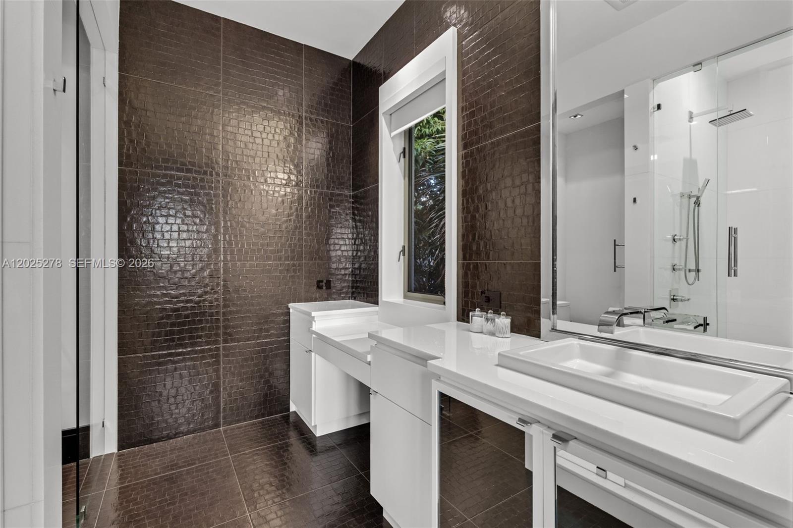 760 S Mashta Dr Key Biscayne, FL 33149