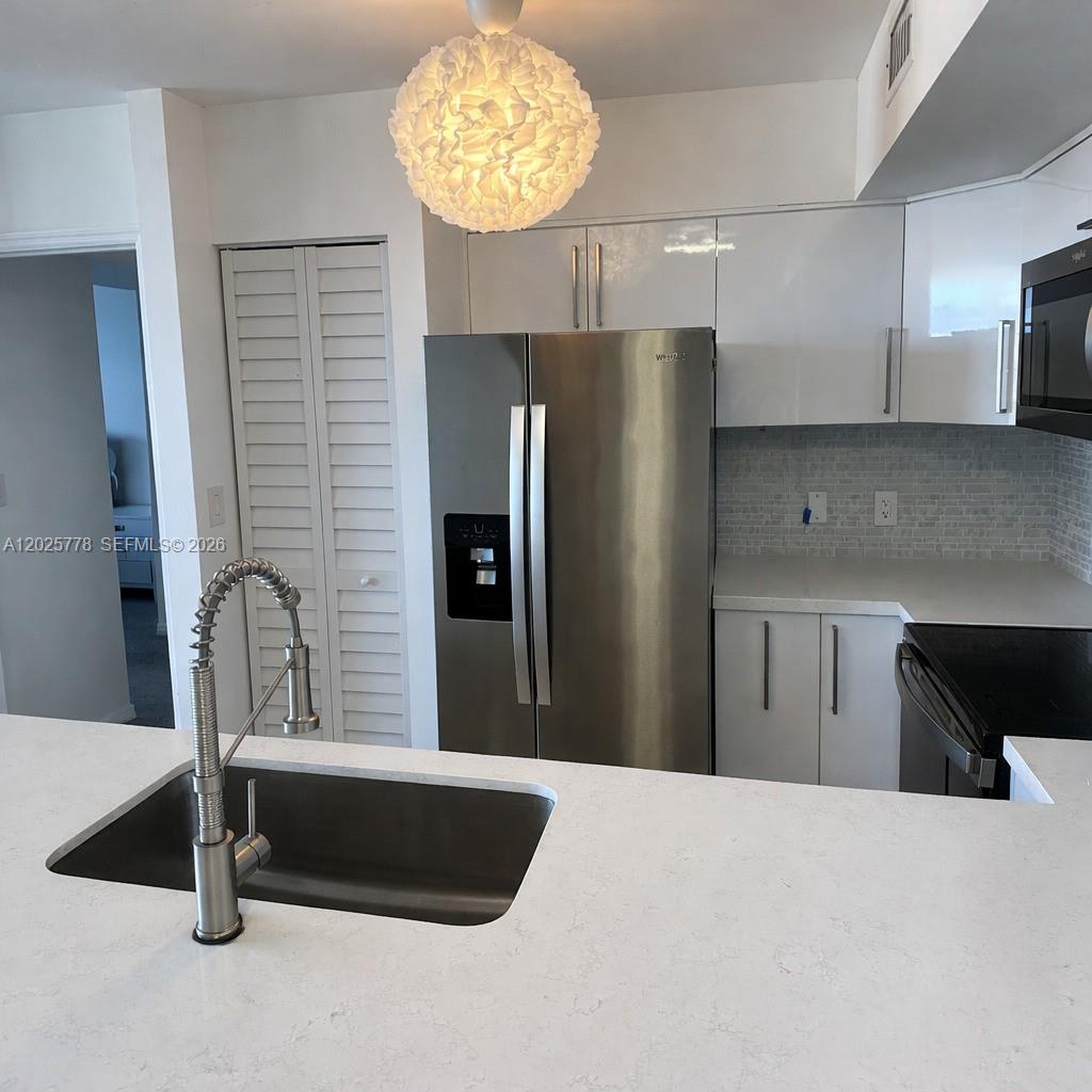 90 Alton Rd #1009 Miami Beach, FL 33139