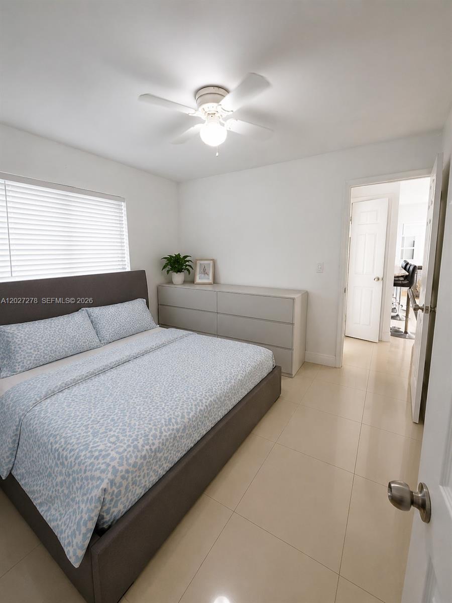 901 NE 2nd St Hallandale Beach, FL 33009