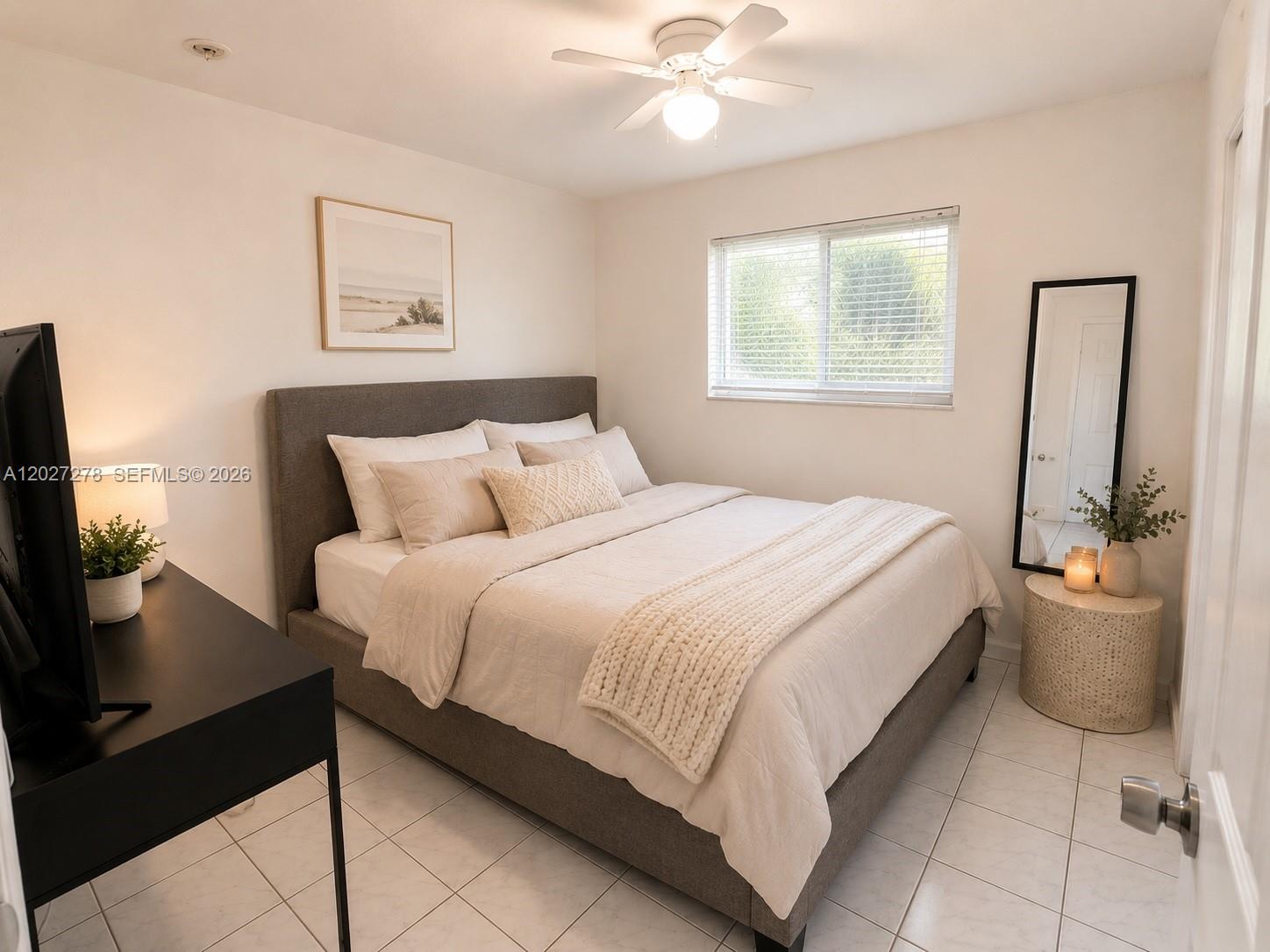 901 NE 2nd St Hallandale Beach, FL 33009
