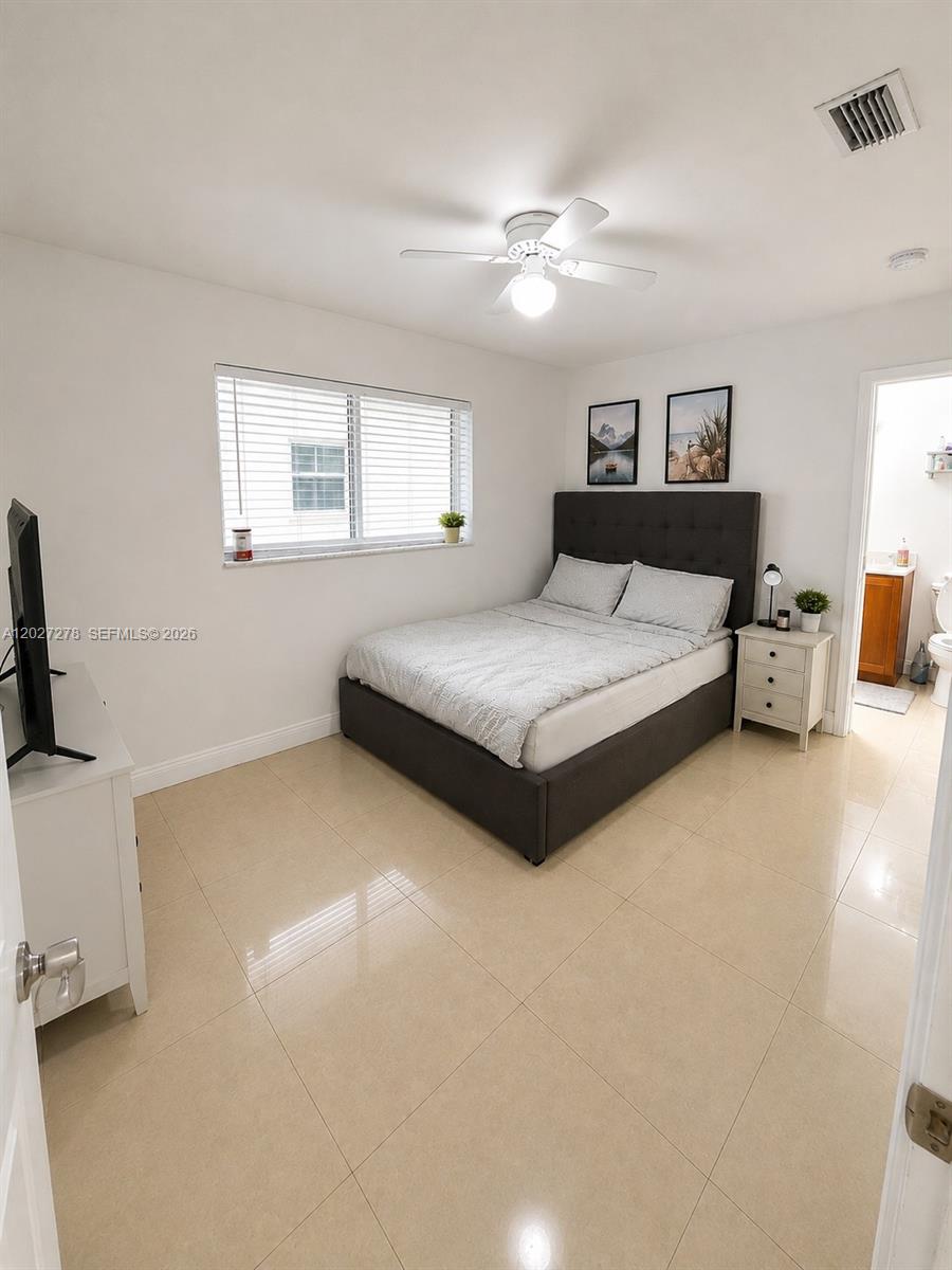 901 NE 2nd St Hallandale Beach, FL 33009