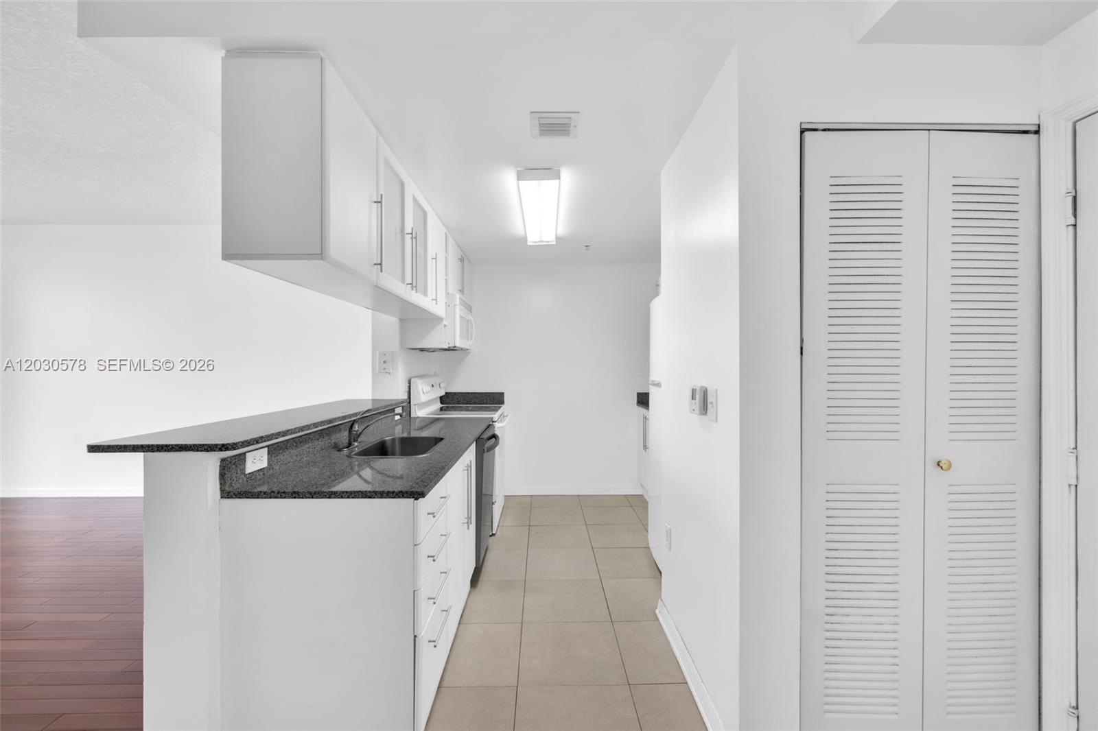 image 1800 Biscayne Plaza12