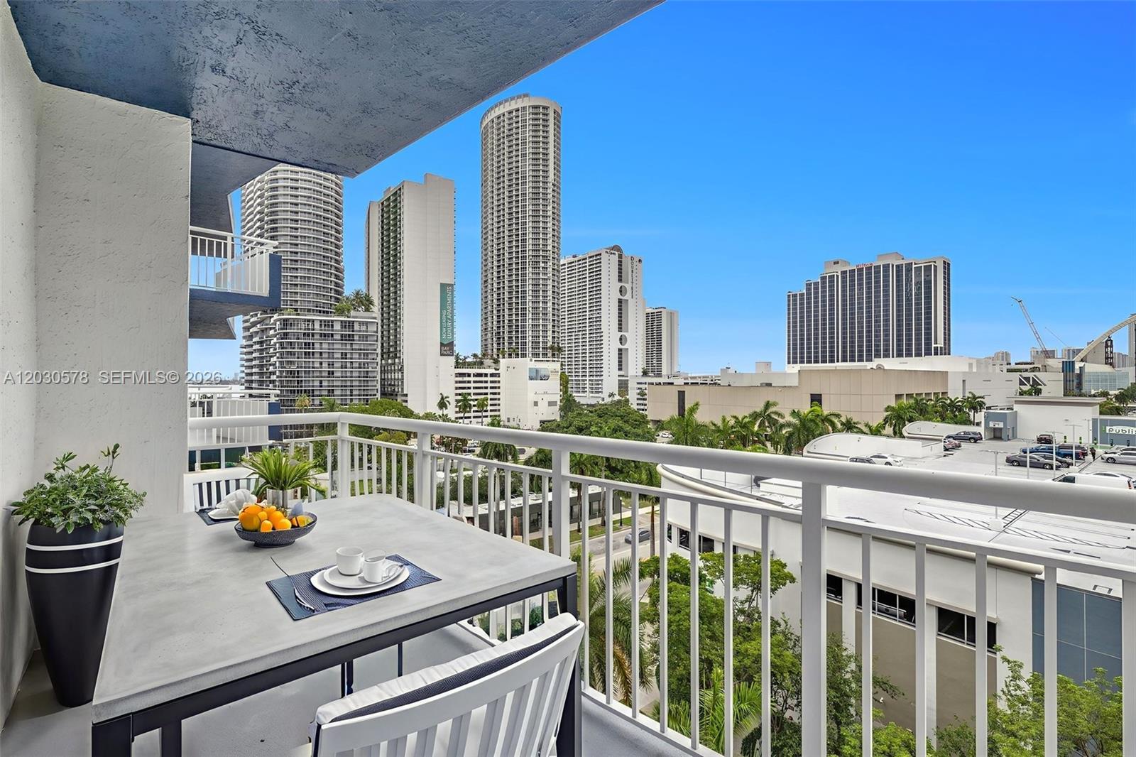 image 1800 Biscayne Plaza8