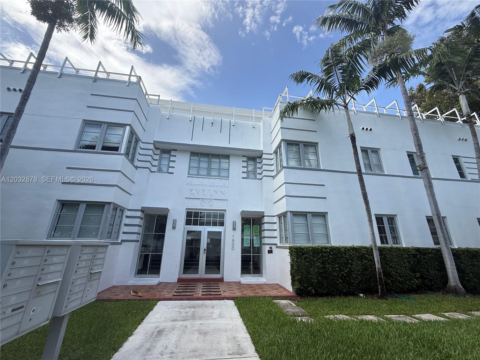 1600 Euclid Ave #102