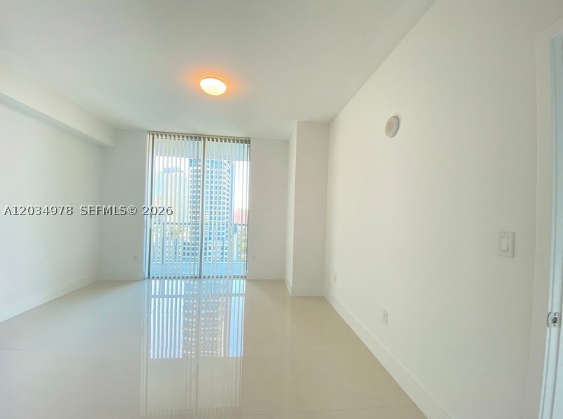 image Axis on Brickell South9