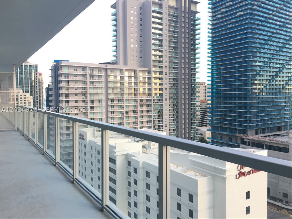image Axis on Brickell South16