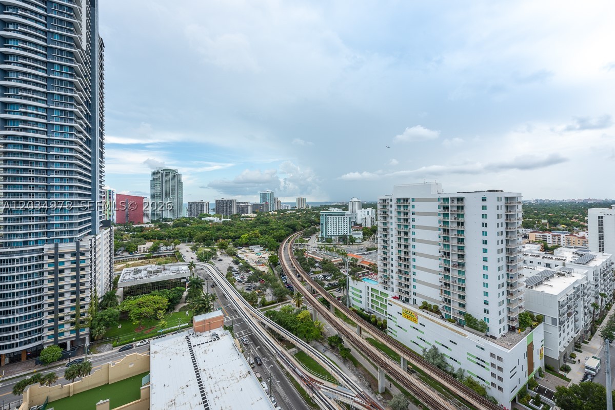 image Axis on Brickell South18