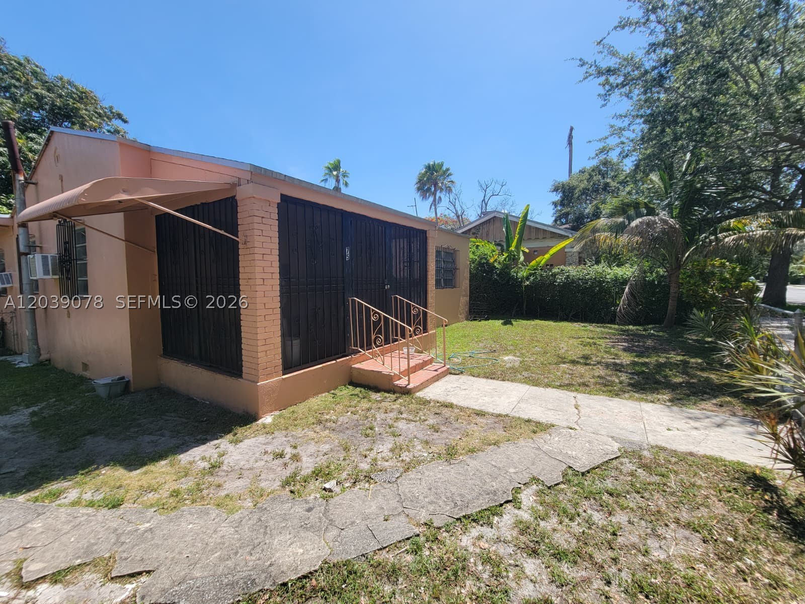 75 NE 49th St
