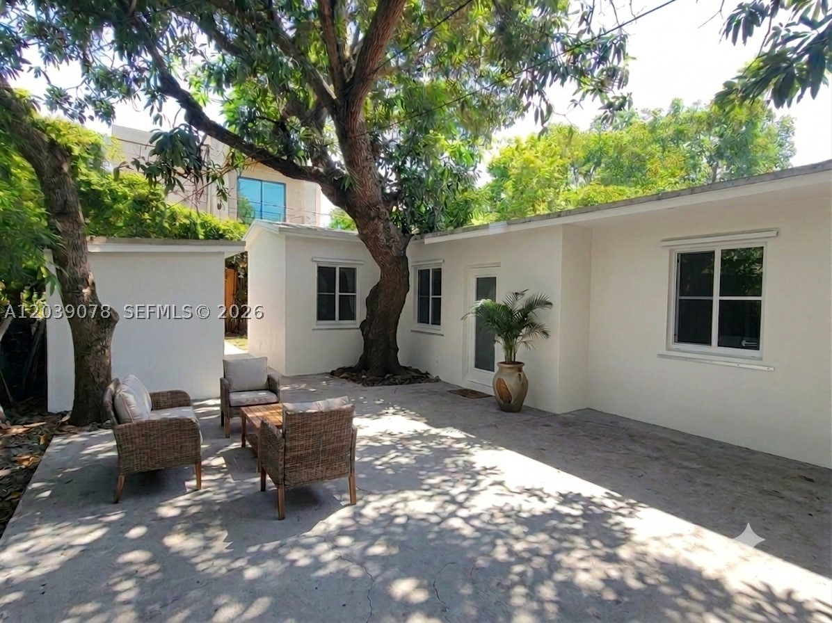 75 NE 49th St Miami, FL 33137