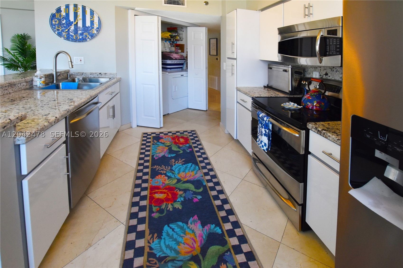 540 Brickell Key Dr #1513 Miami, FL 33131