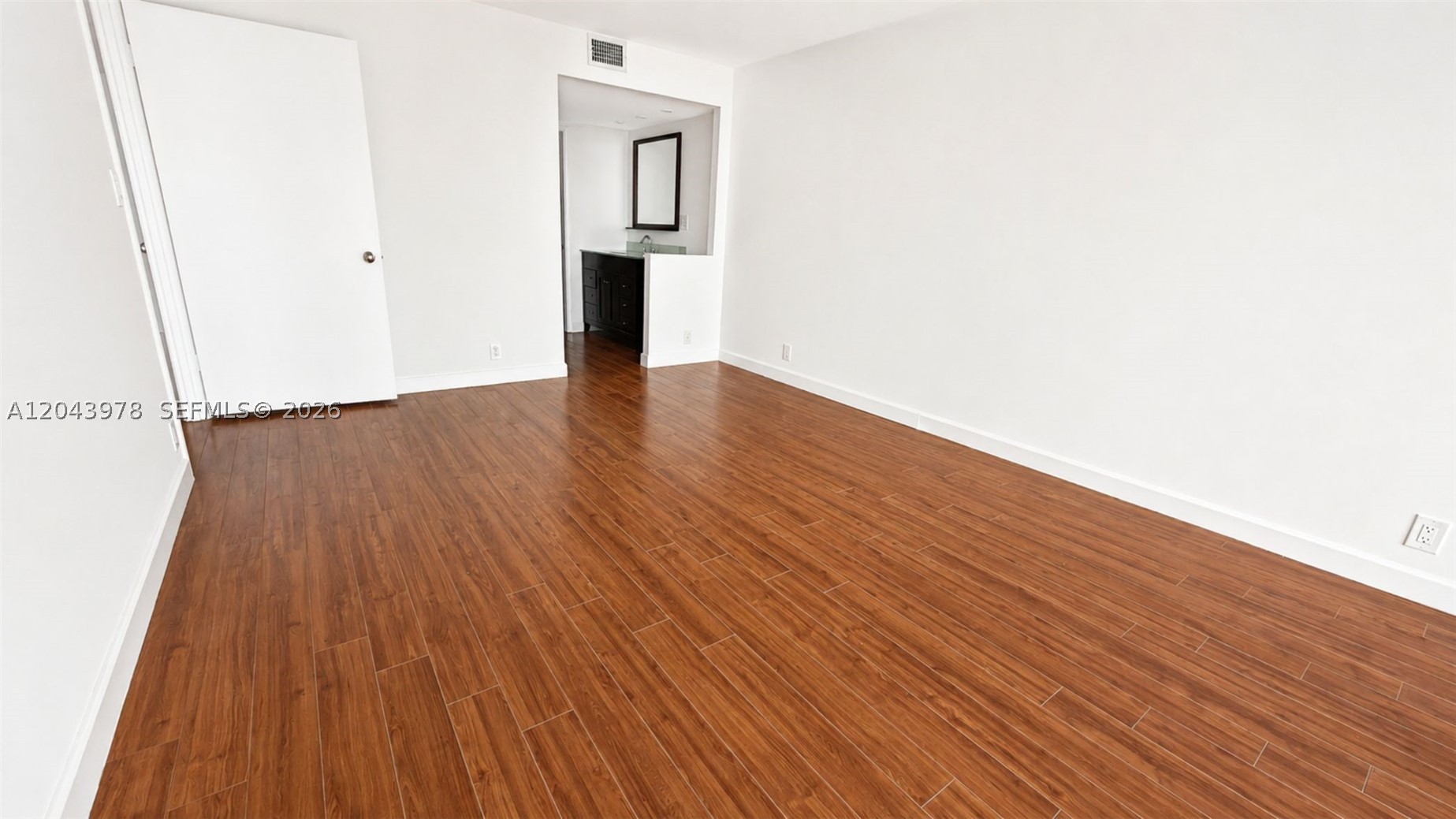 1901 Brickell Ave #B2203 Miami, FL 33129