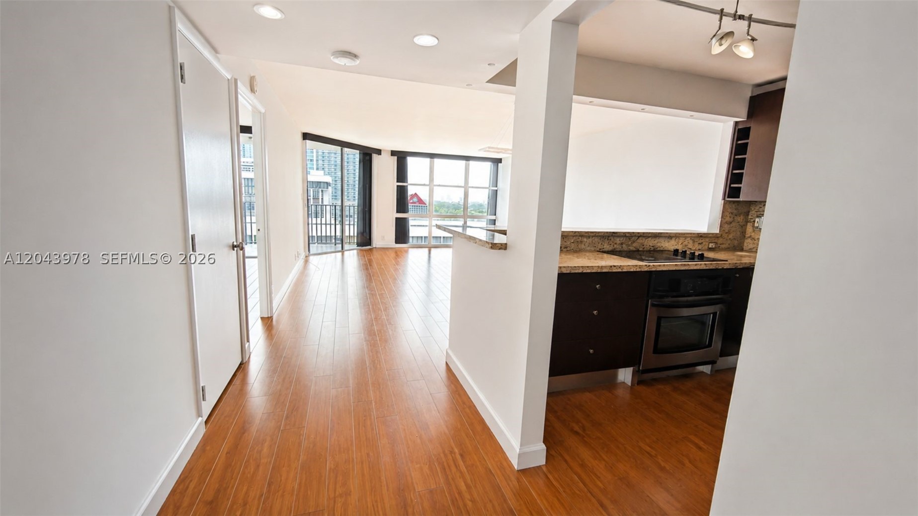 1901 Brickell Ave #B2203 Miami, FL 33129