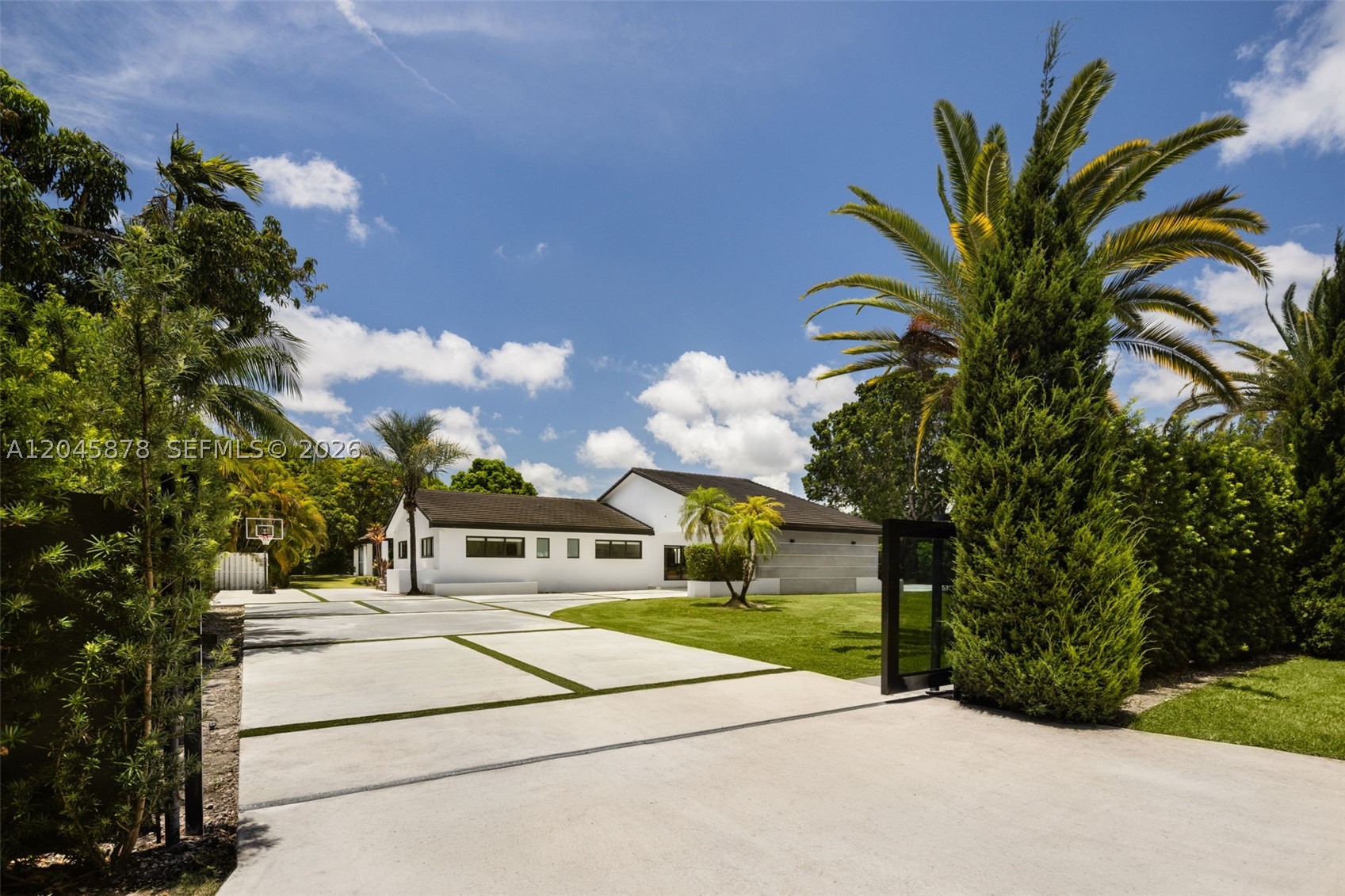 8960 SW 118th St Miami, FL 33176