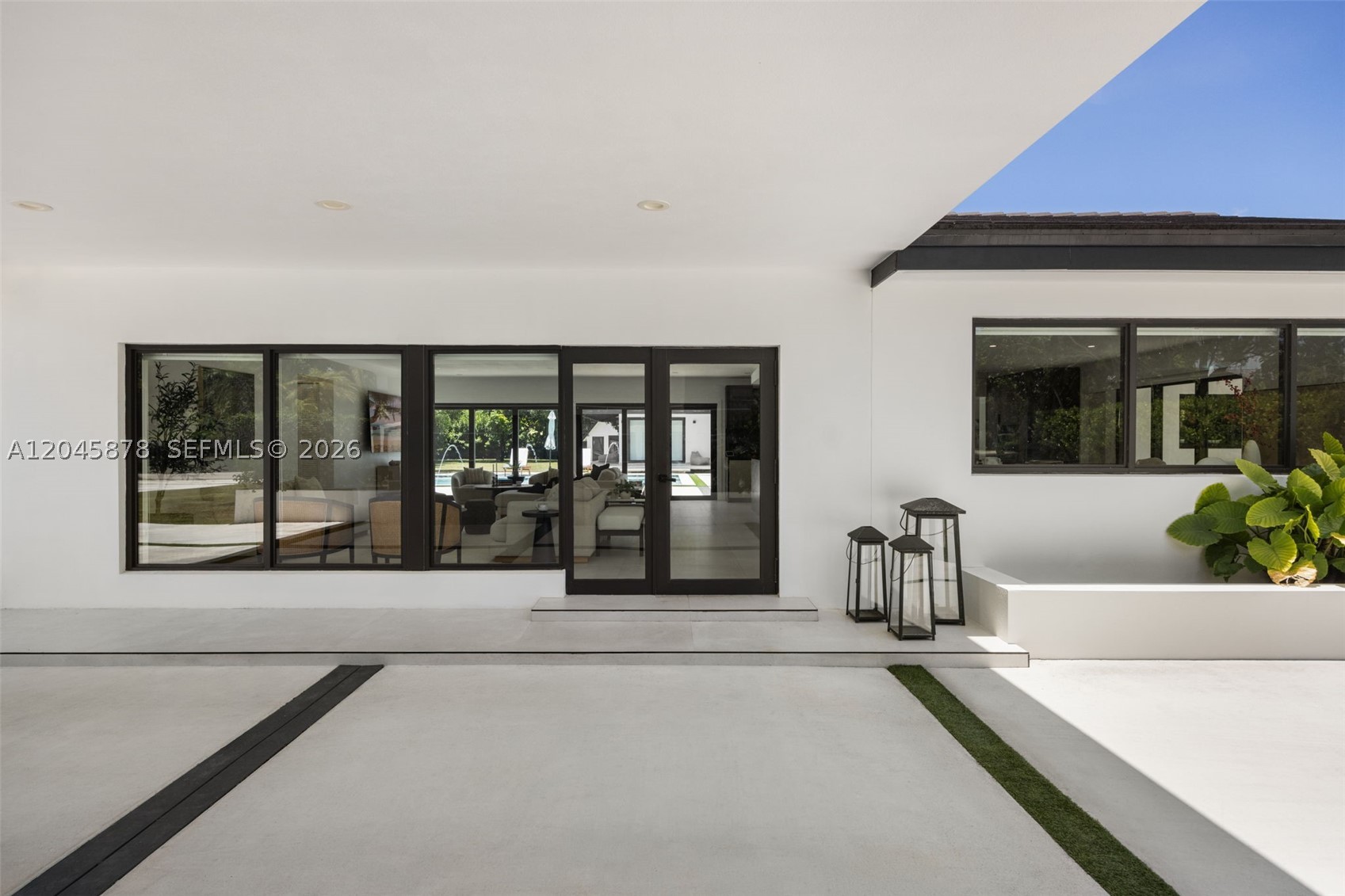 8960 SW 118th St Miami, FL 33176