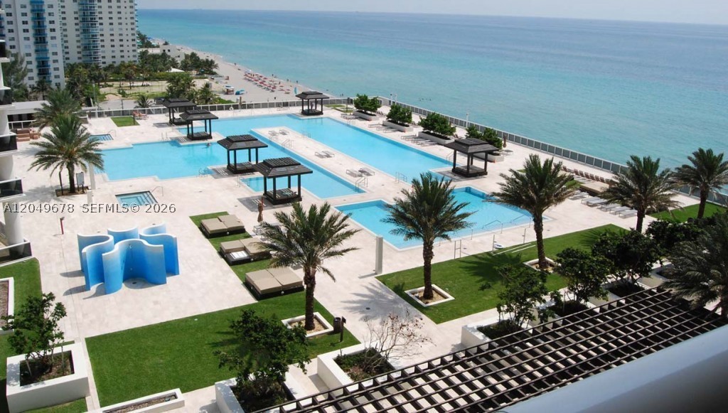 image Beach Club 32