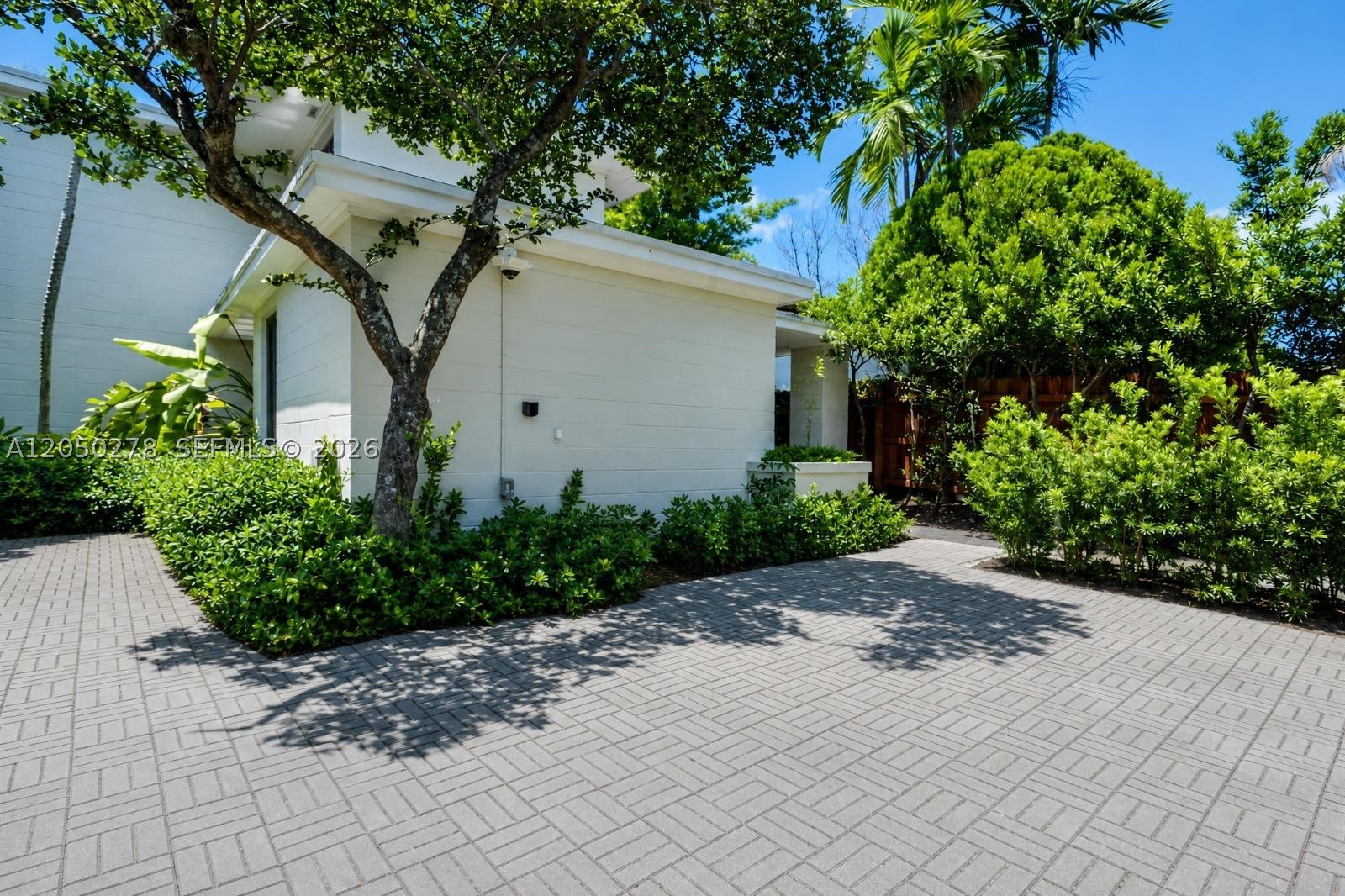 1548 Biarritz Dr Miami Beach, FL 33141