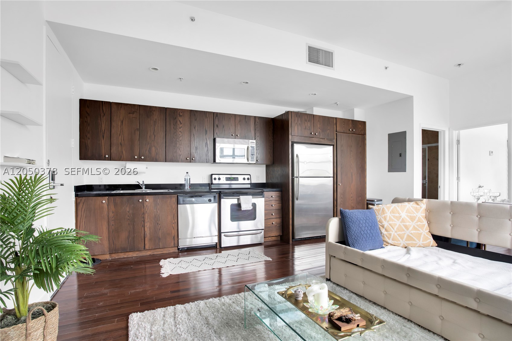 935 Euclid Ave #8