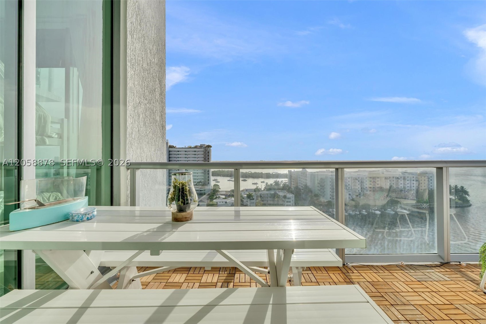 image Eloquence on the Bay18