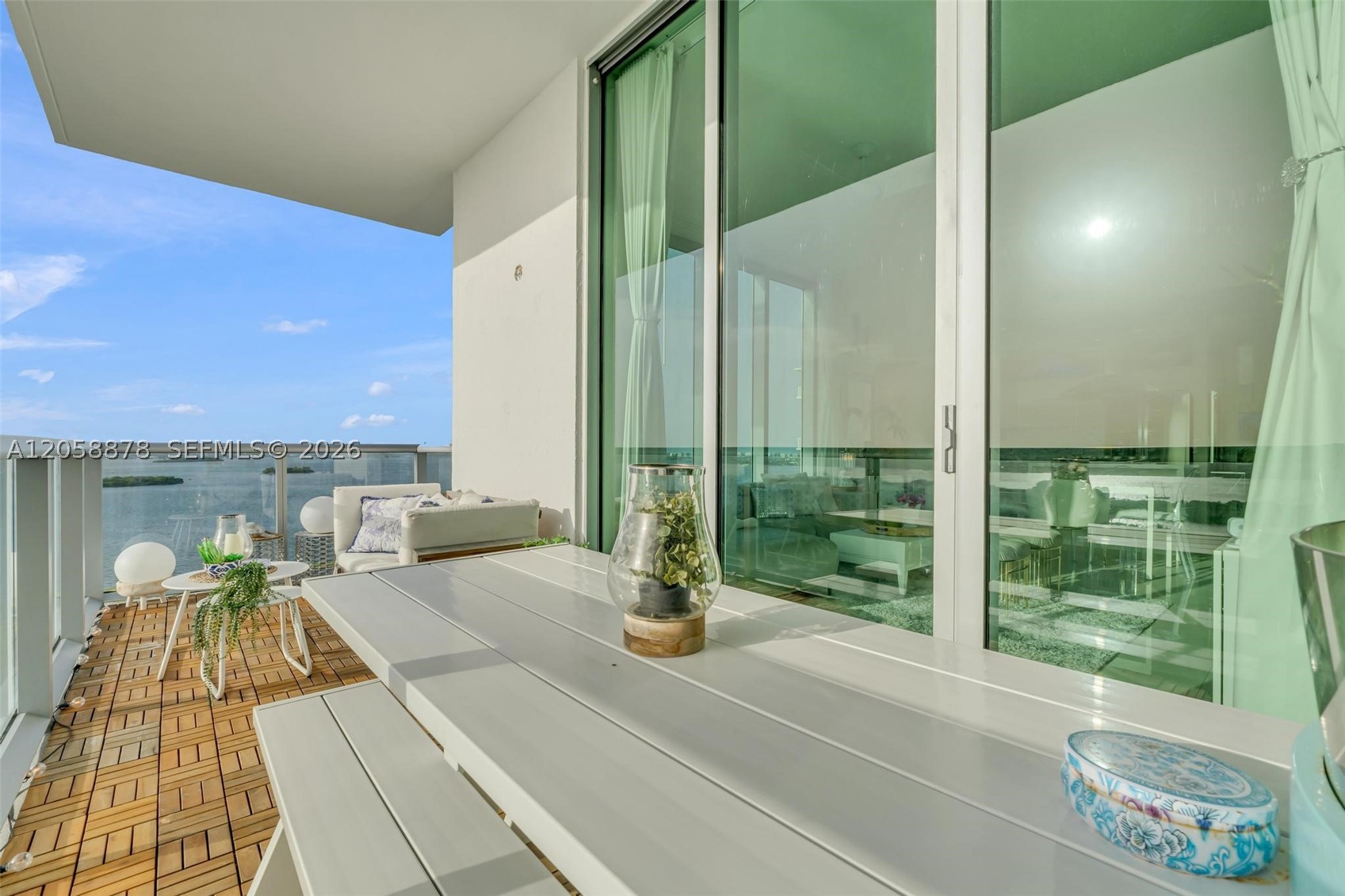 image Eloquence on the Bay19