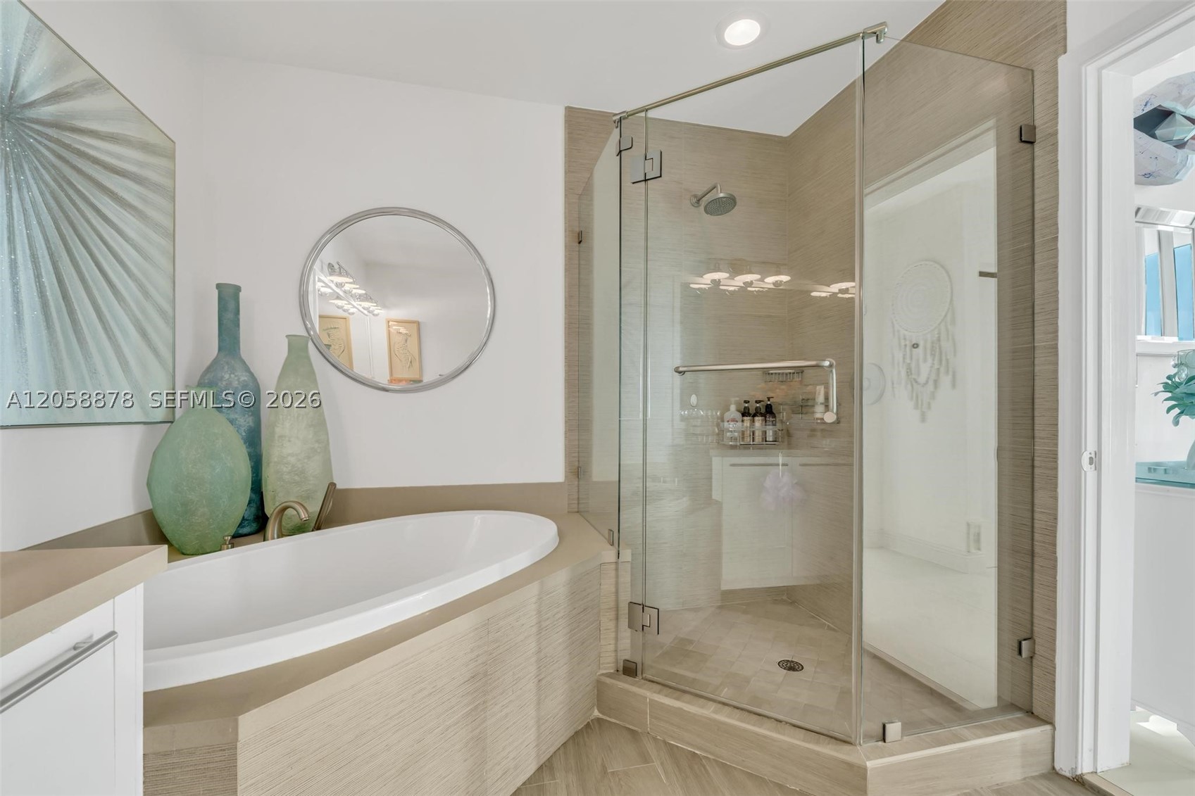 image Eloquence on the Bay32