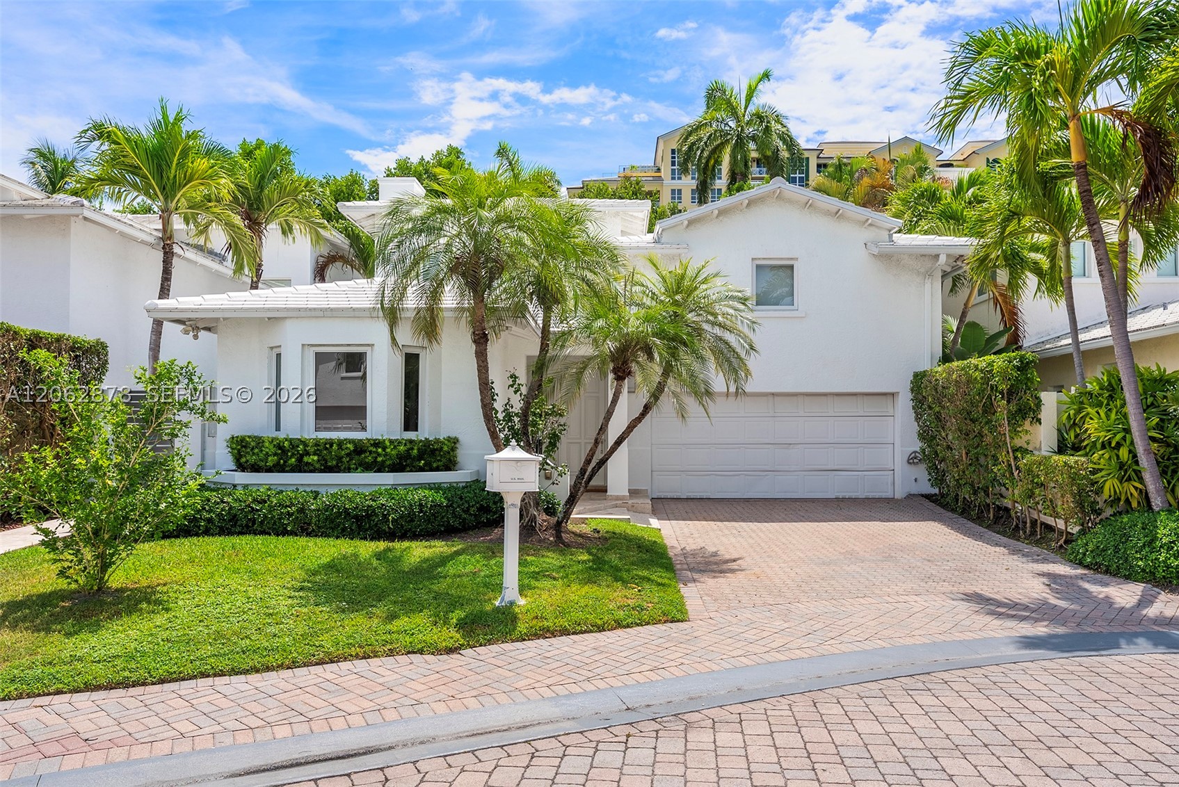 6 Coconut Ln