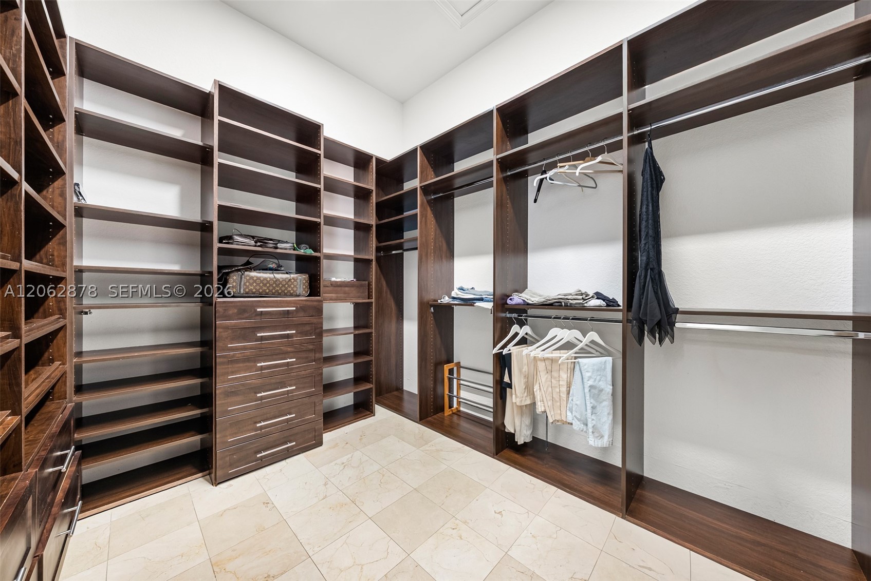 6 Coconut Ln Key Biscayne, FL 33149