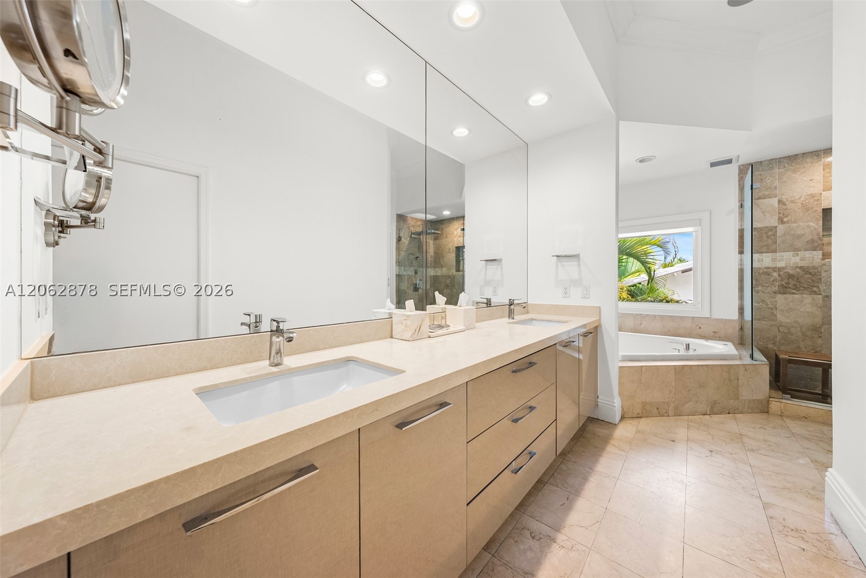 6 Coconut Ln Key Biscayne, FL 33149
