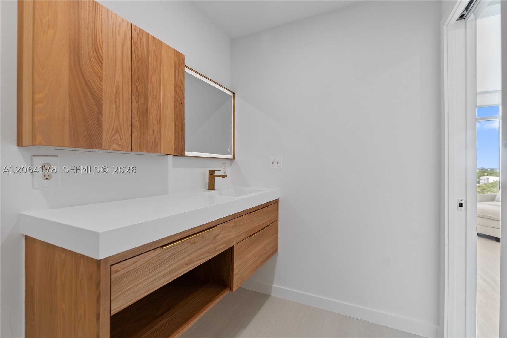 image Midblock27