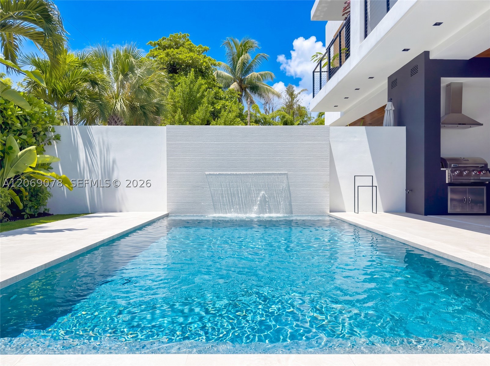 2290 SW 13th St Miami, FL 33145