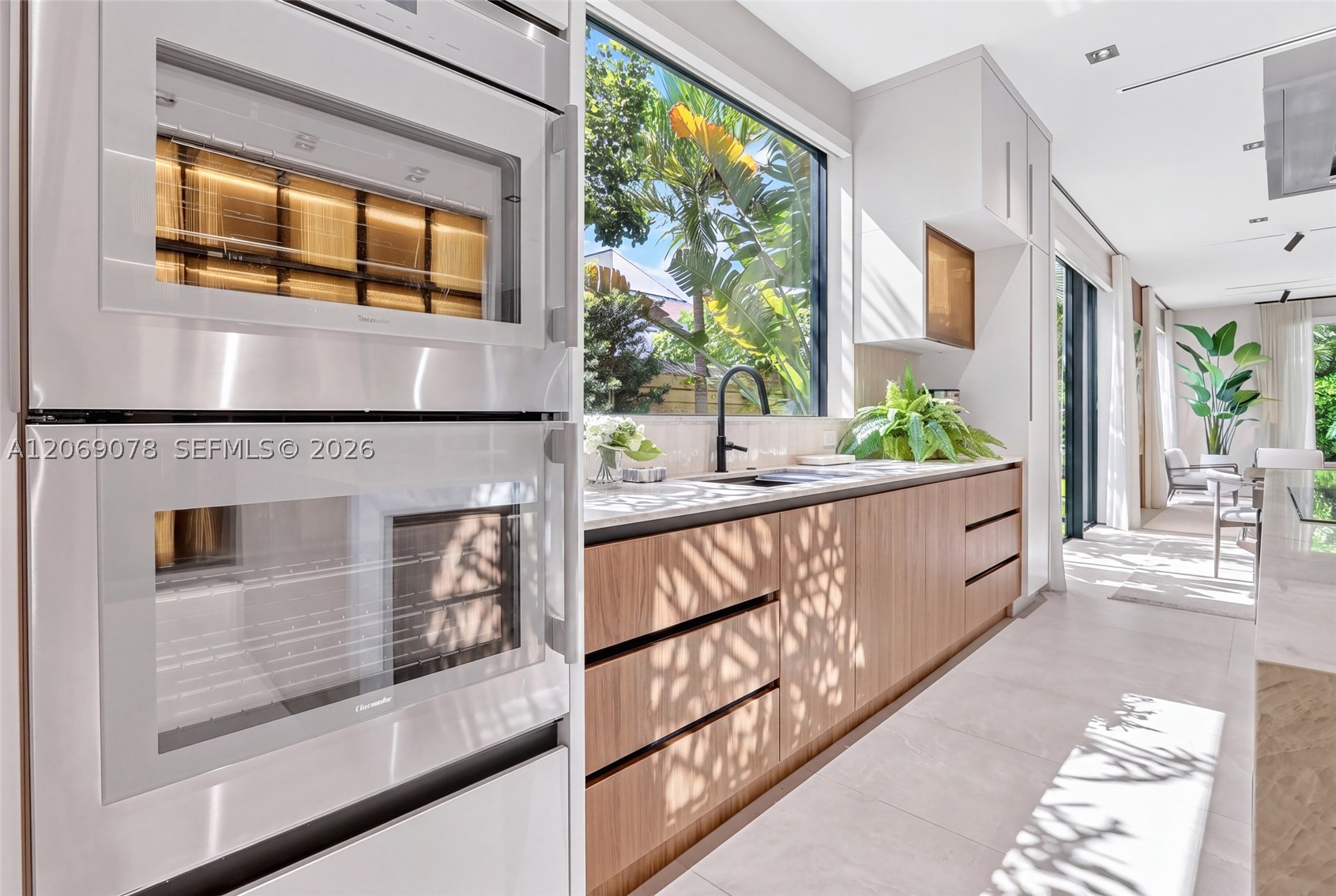 2290 SW 13th St Miami, FL 33145