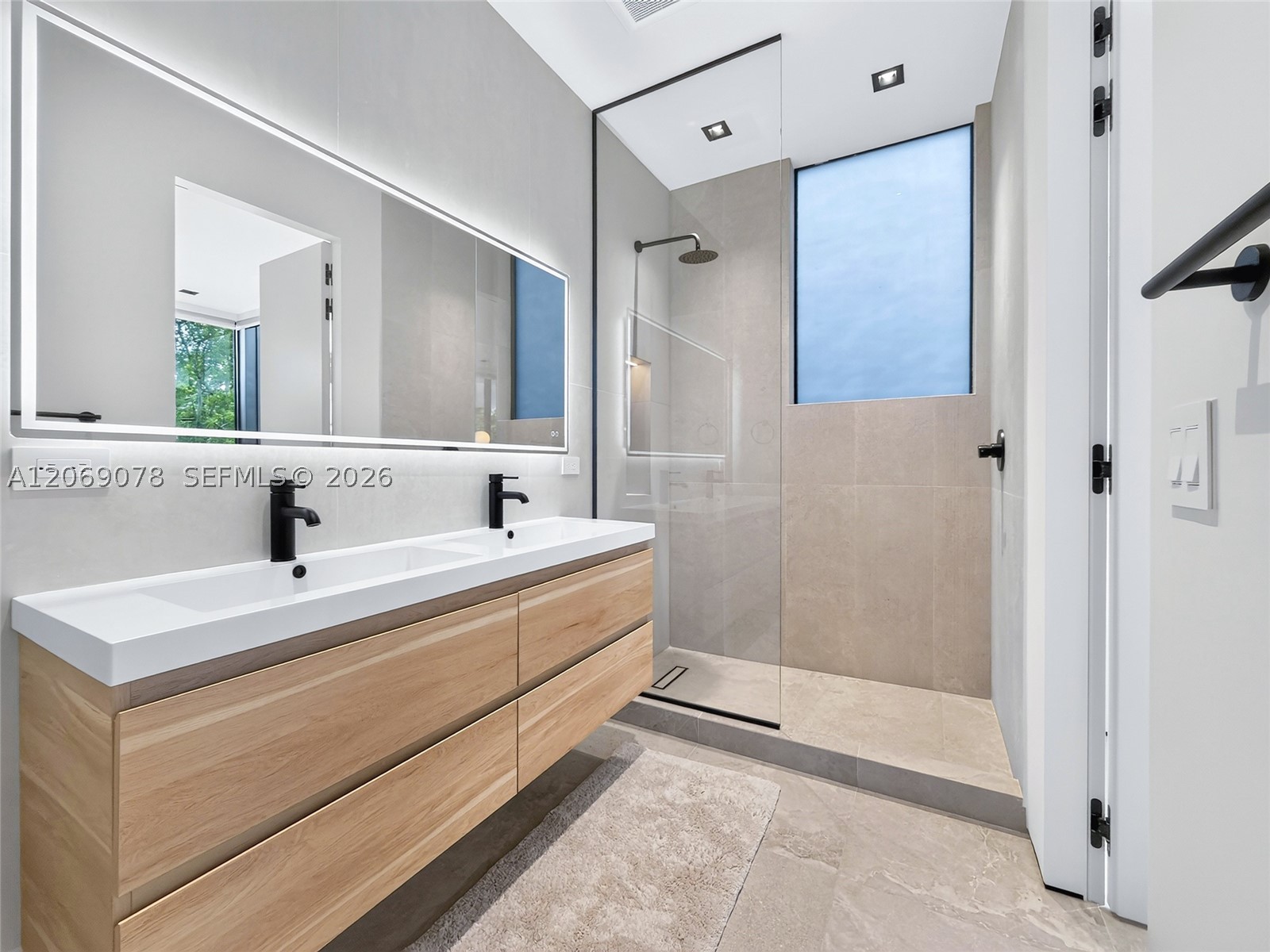 2290 SW 13th St Miami, FL 33145