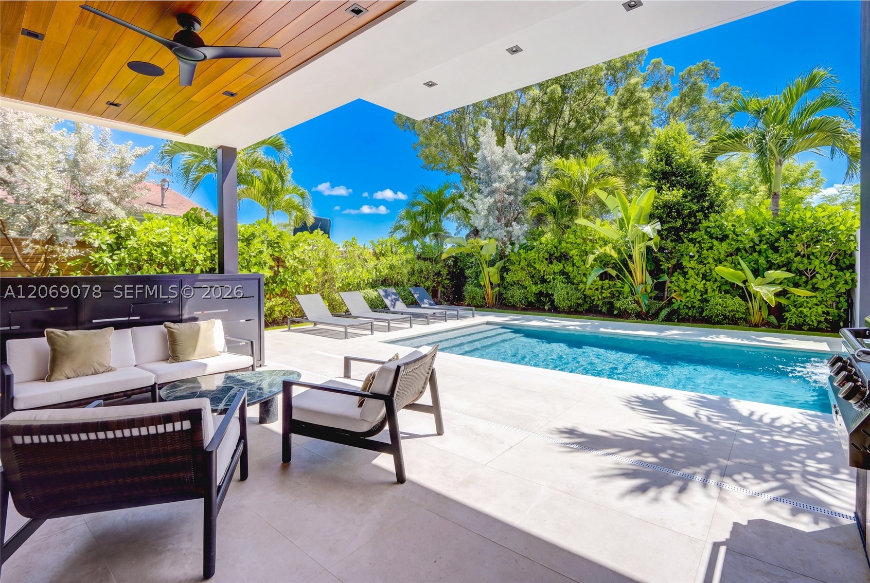 2290 SW 13th St Miami, FL 33145