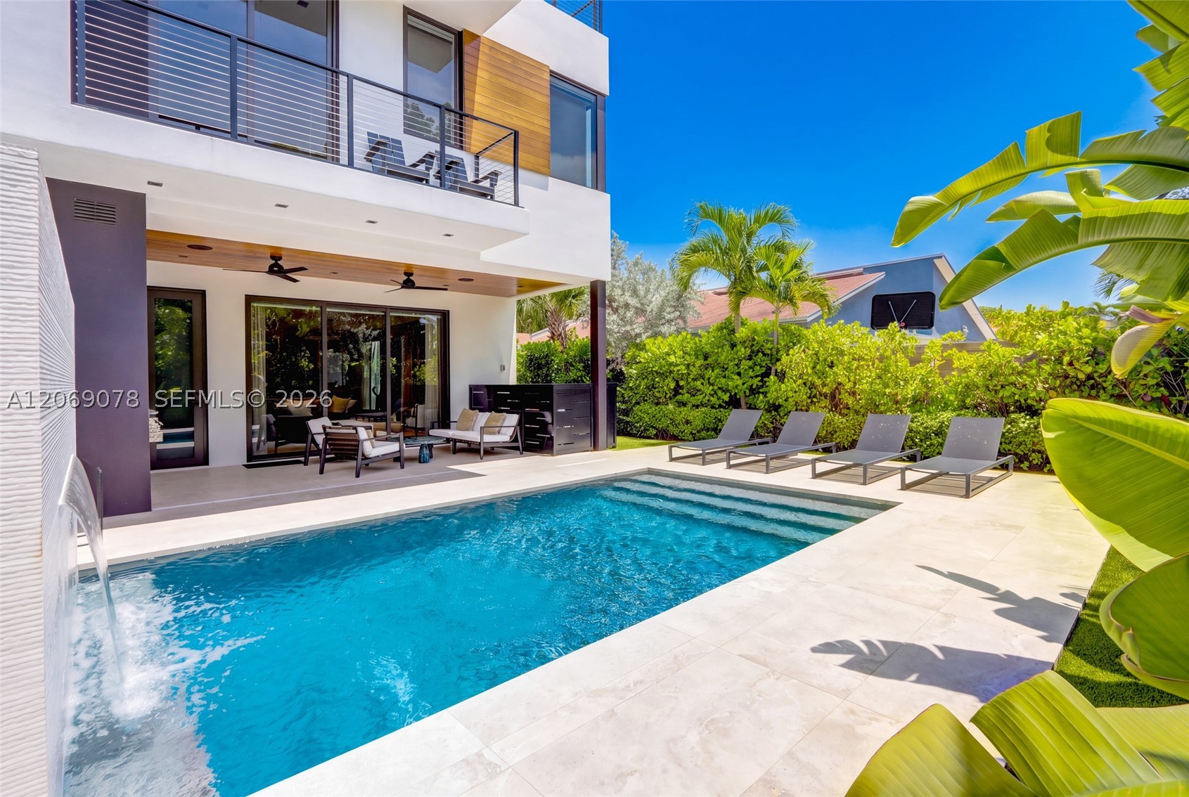 2290 SW 13th St Miami, FL 33145