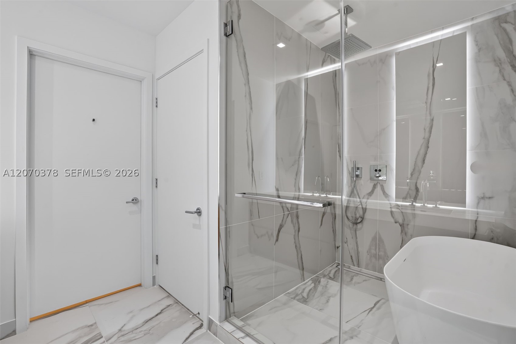 1400 Biscayne Blvd #1605 Miami, FL 33132