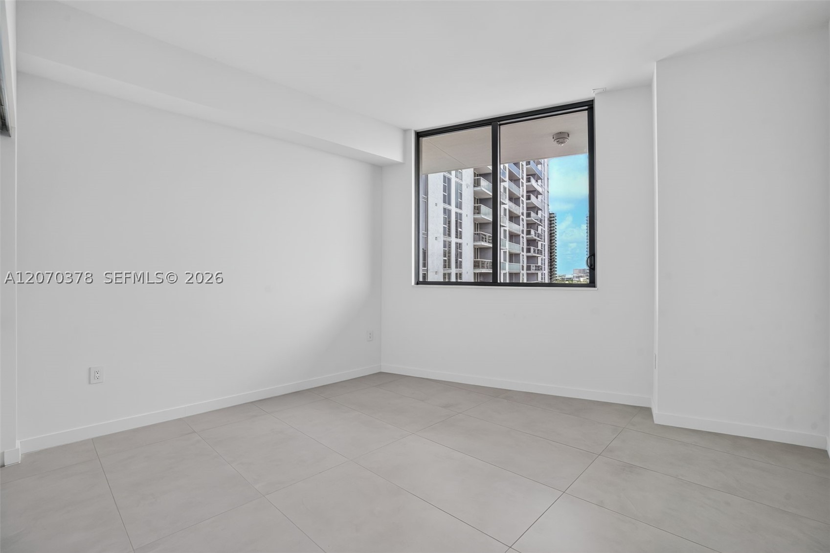 1400 Biscayne Blvd #1605 Miami, FL 33132