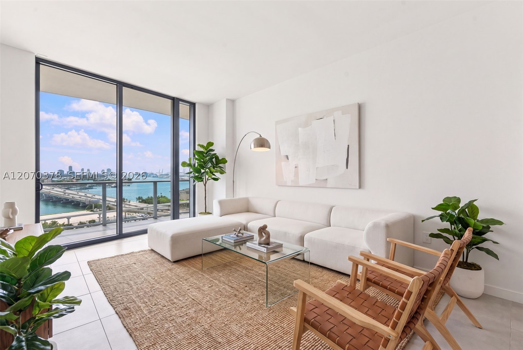 1400 Biscayne Blvd #1605 Miami, FL 33132