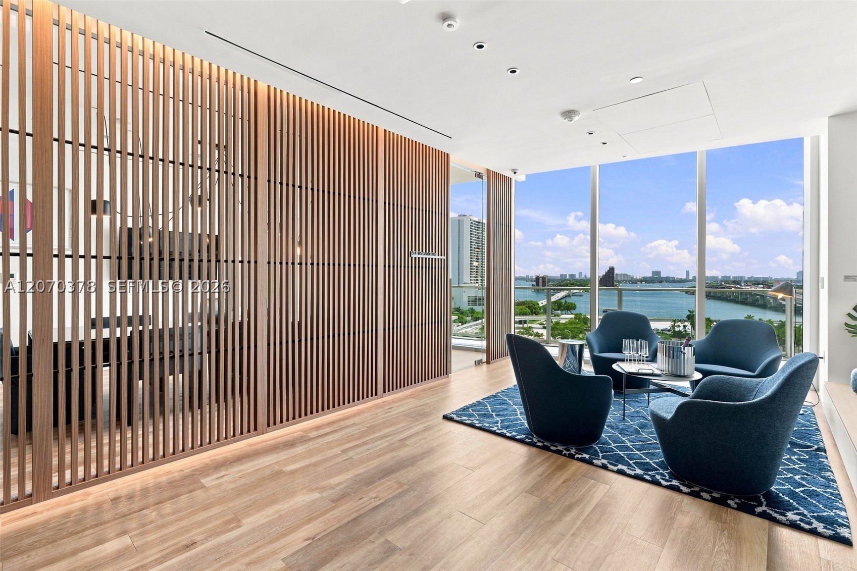 1400 Biscayne Blvd #1605 Miami, FL 33132