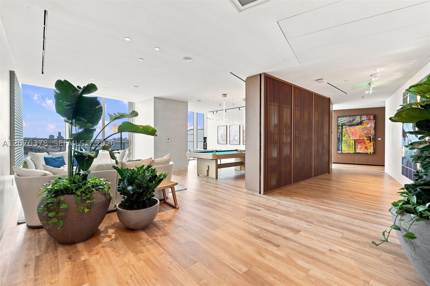 1400 Biscayne Blvd #1605 Miami, FL 33132