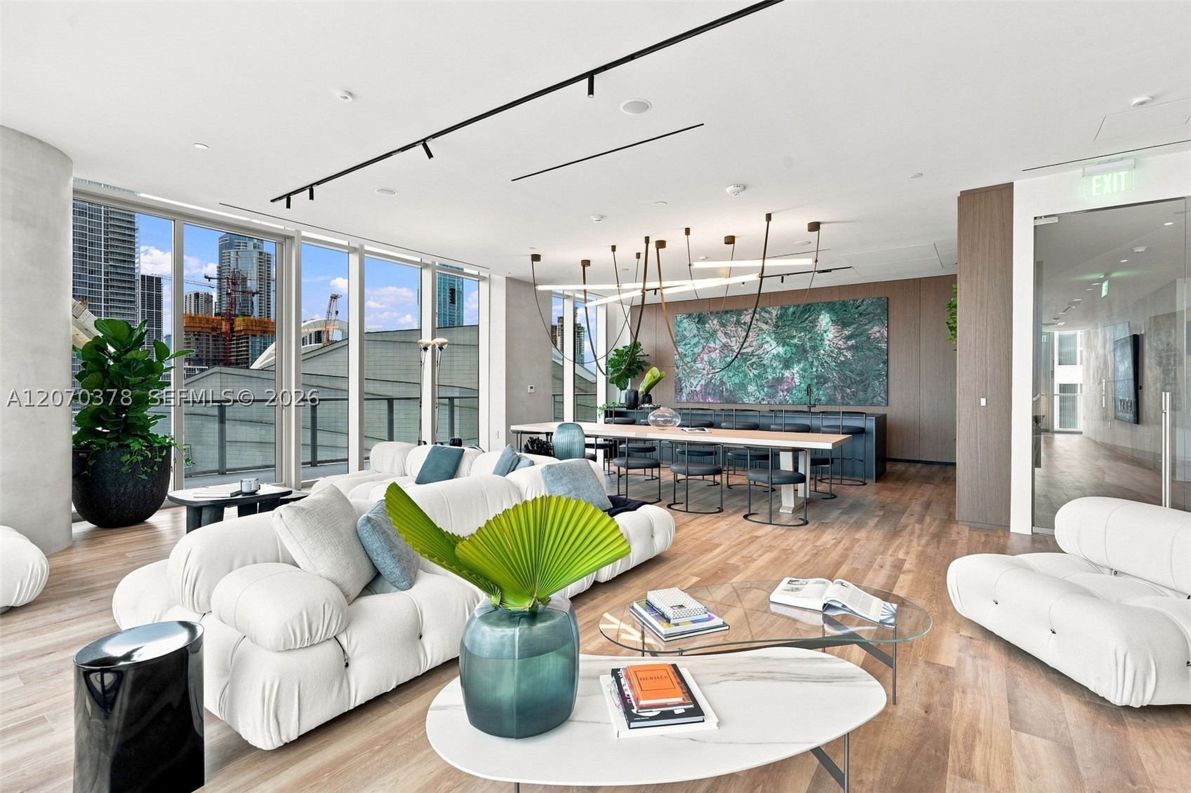 1400 Biscayne Blvd #1605 Miami, FL 33132