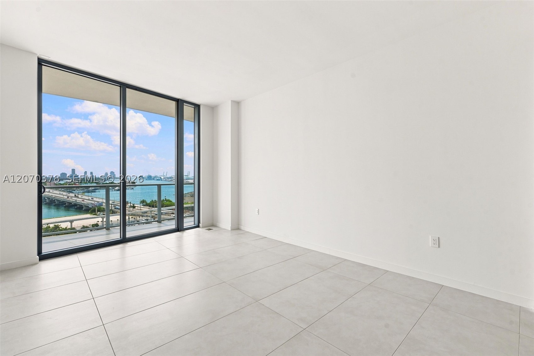 1400 Biscayne Blvd #1605 Miami, FL 33132