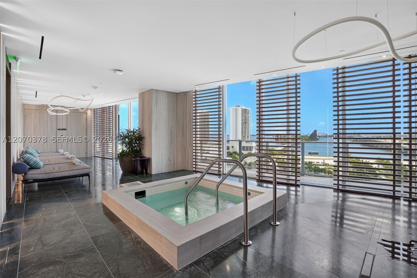 1400 Biscayne Blvd #1605 Miami, FL 33132