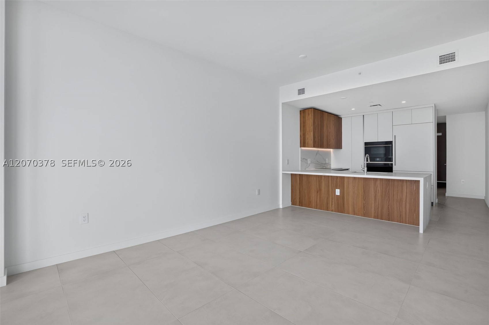 1400 Biscayne Blvd #1605 Miami, FL 33132