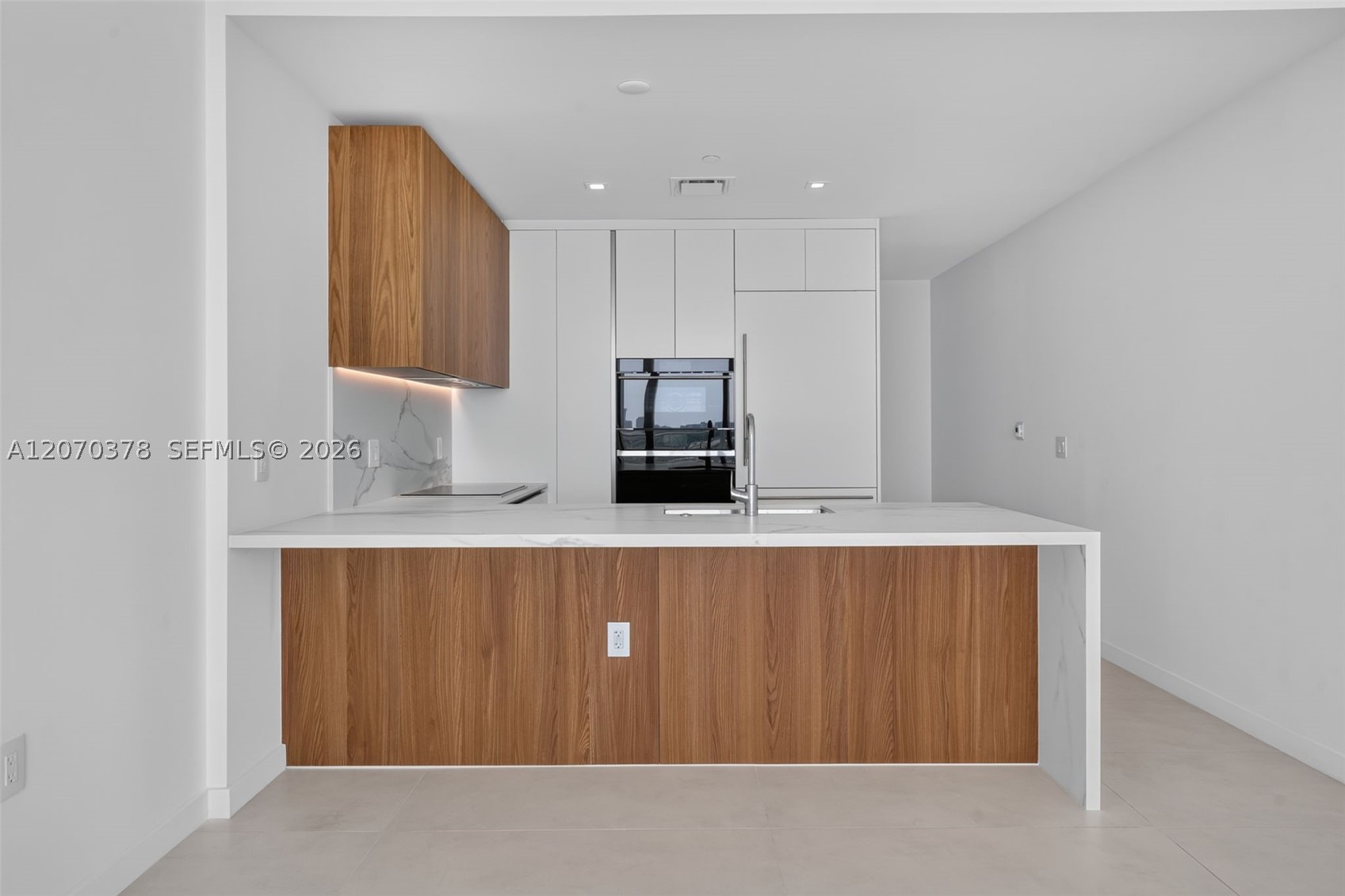 1400 Biscayne Blvd #1605 Miami, FL 33132