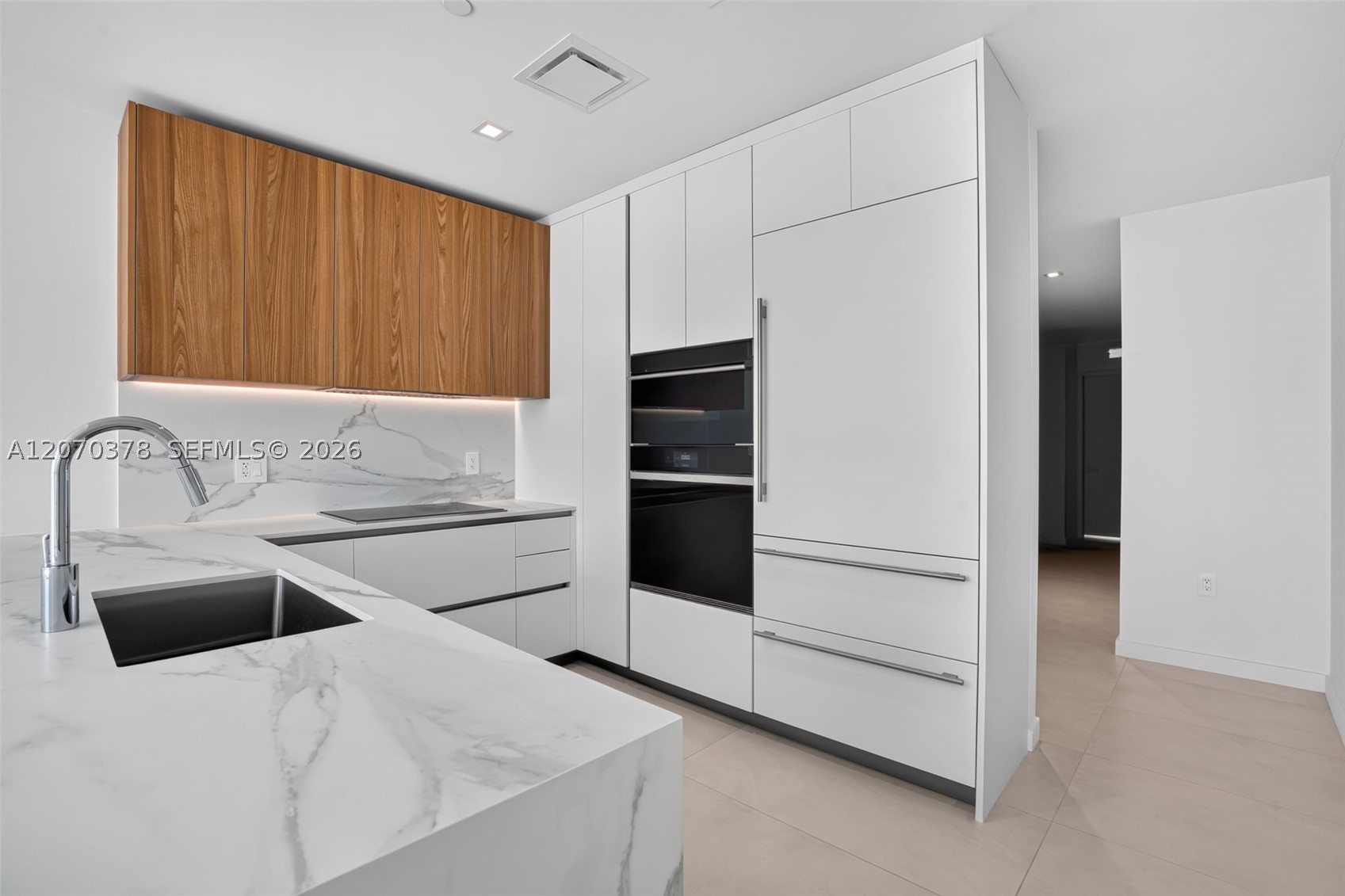 1400 Biscayne Blvd #1605 Miami, FL 33132