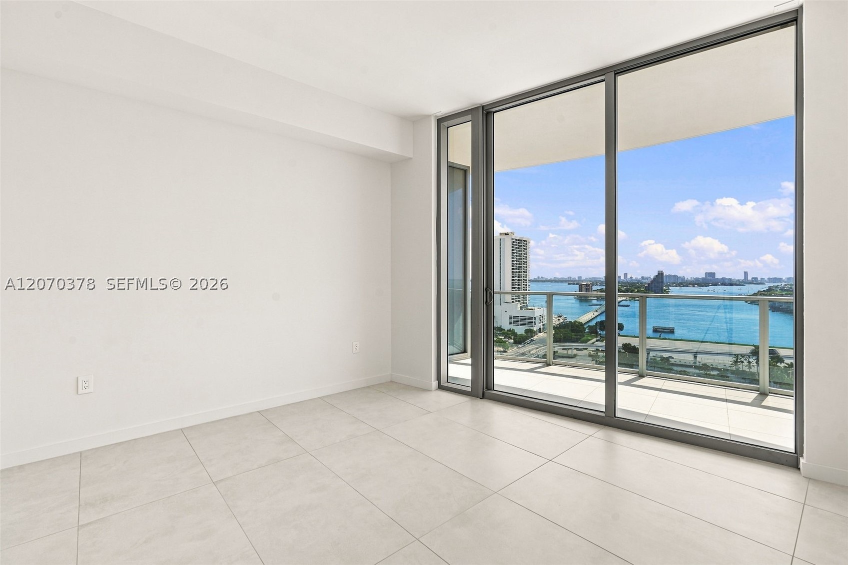 1400 Biscayne Blvd #1605 Miami, FL 33132