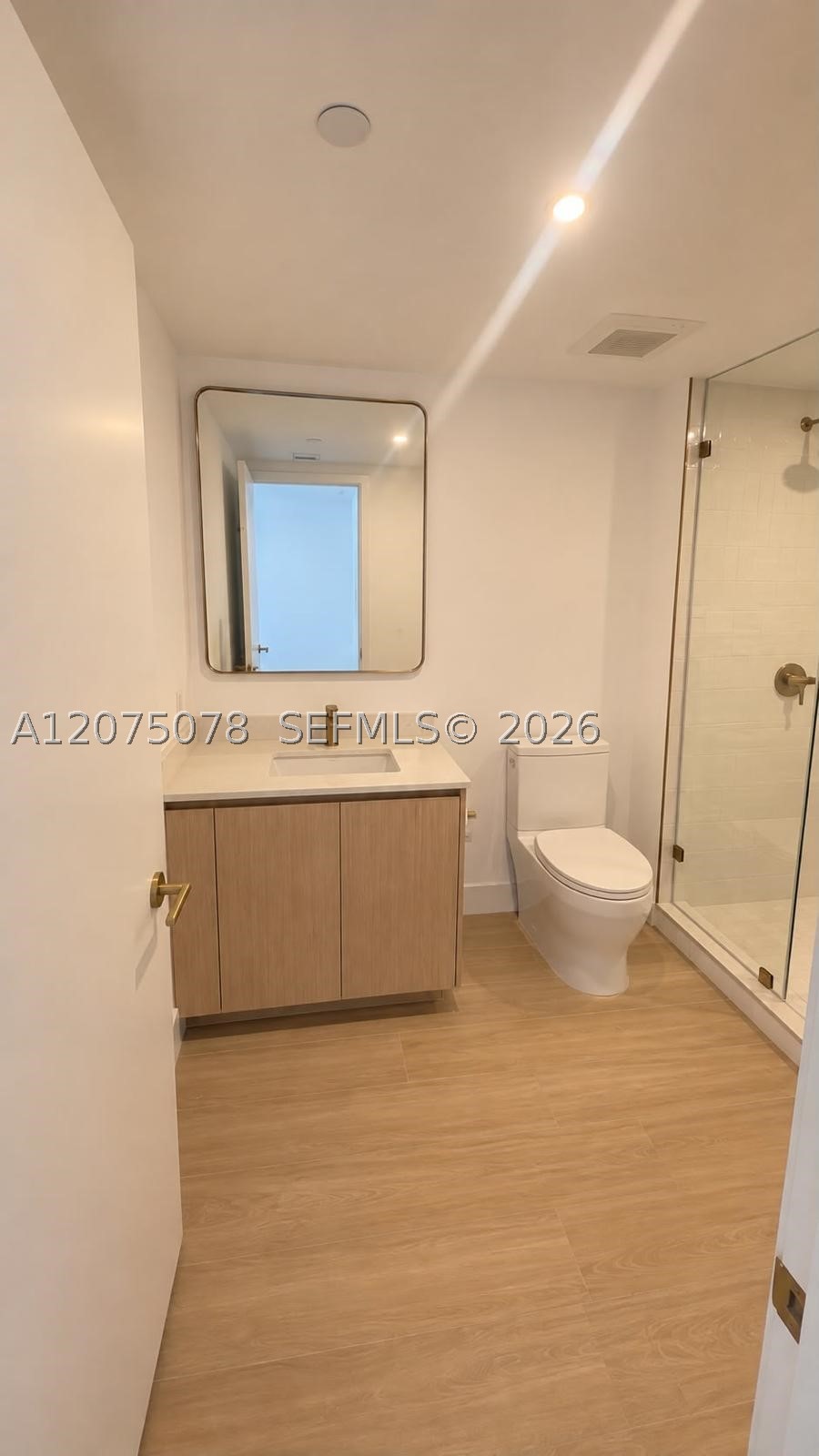90 NE 32nd St #920 Miami Beach, FL 33127