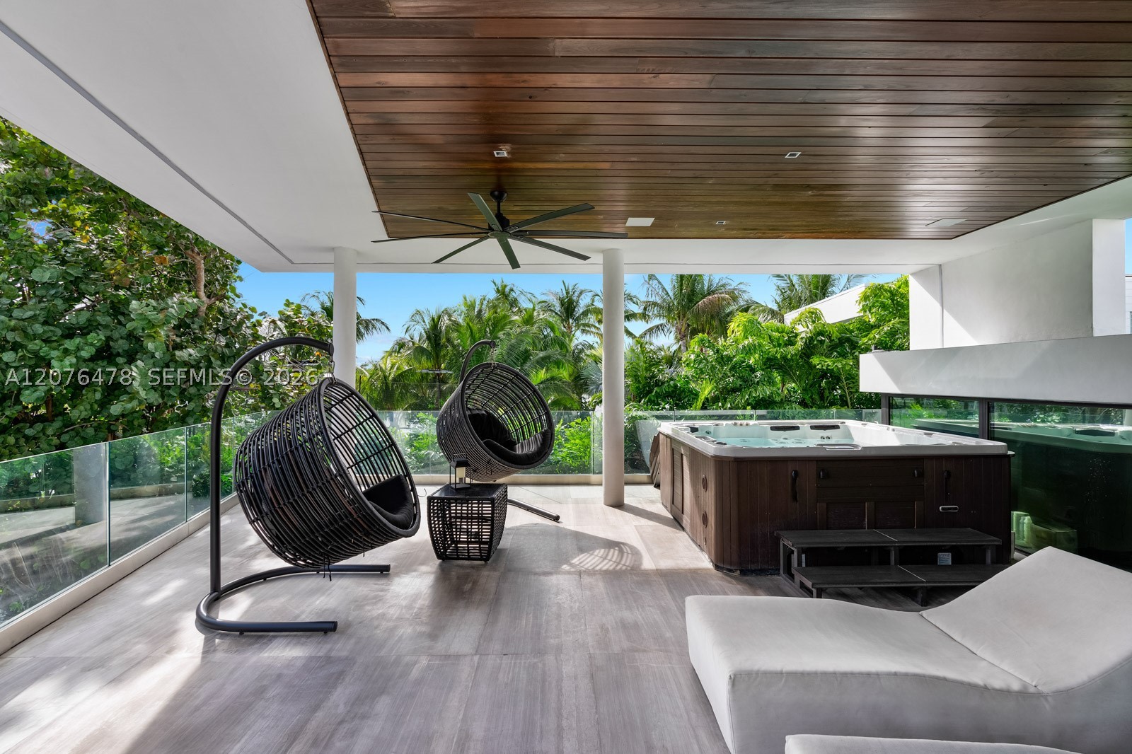 528 Lakeview Ct Miami Beach, FL 33140