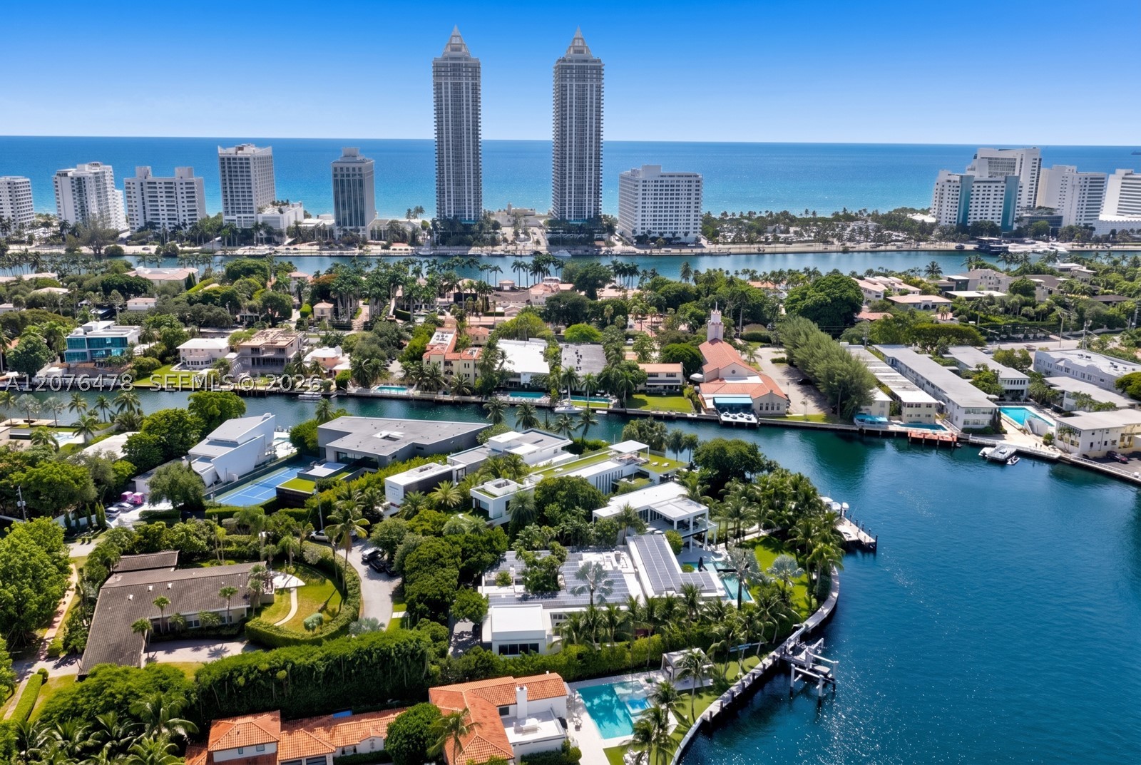 528 Lakeview Ct Miami Beach, FL 33140