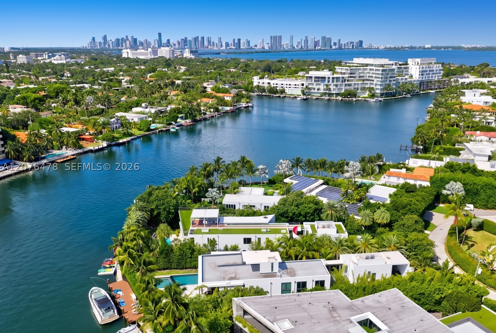 528 Lakeview Ct Miami Beach, FL 33140